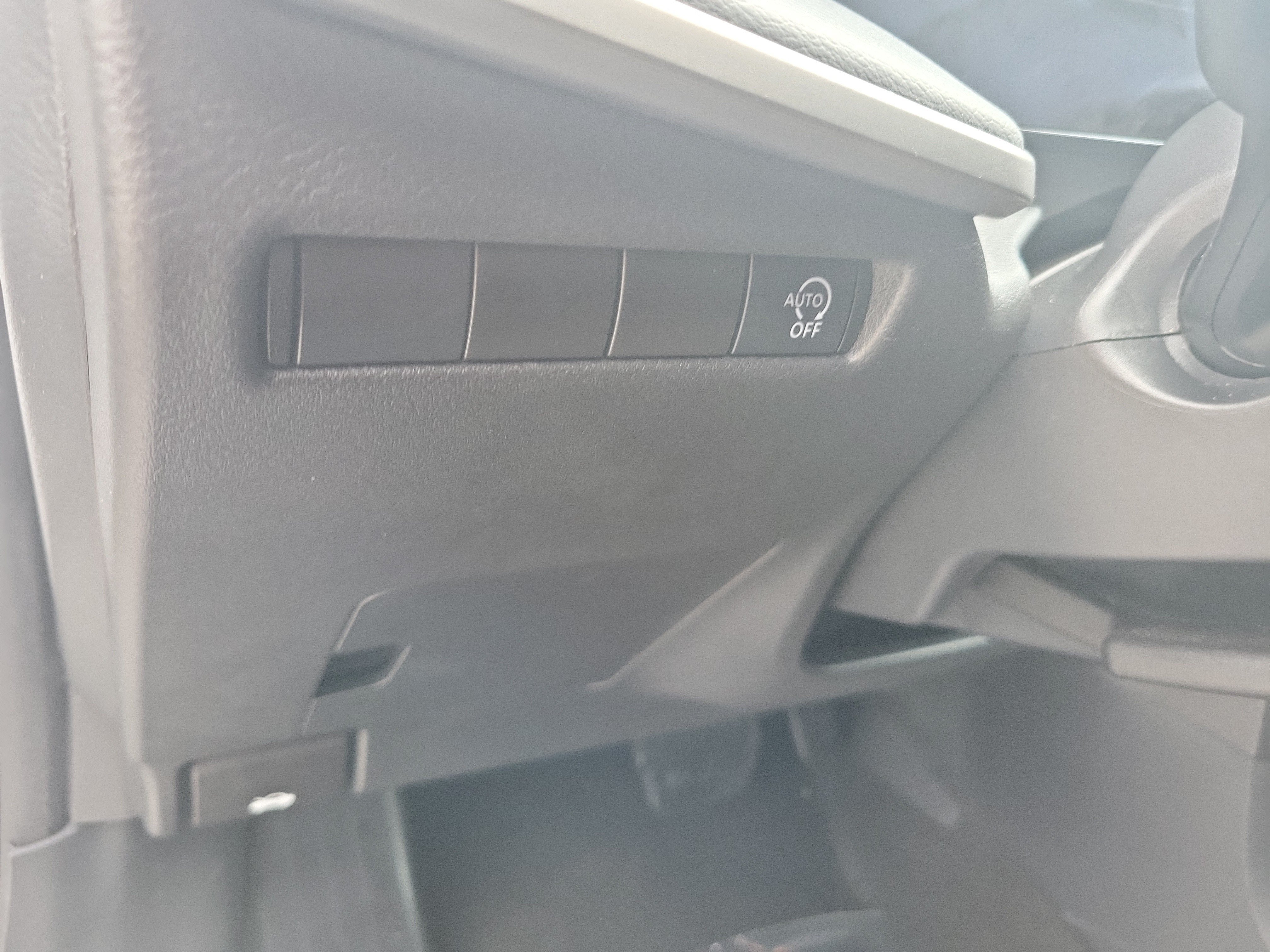 Used 2025 Nissan Kicks S FWD image 24