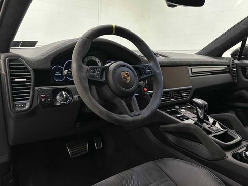 Used 2022 Porsche Cayenne Turbo GT image 10