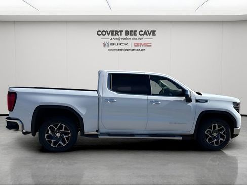 New 2026 GMC Sierra 1500 SLT image 10