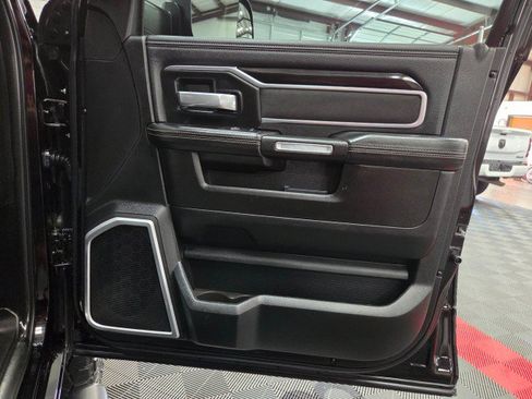 Used 2019 RAM 2500 Laramie w/ Black Appearance Package AWD/4WD image 37