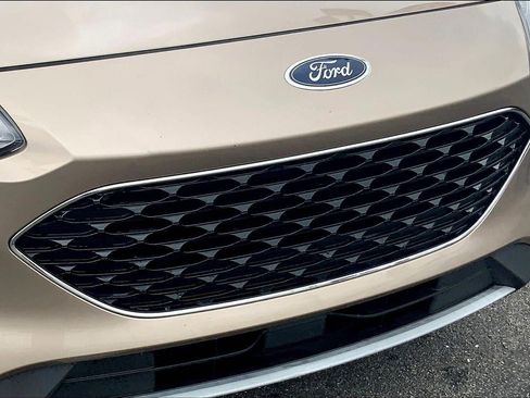 Used 2020 Ford Escape SE FWD image 28