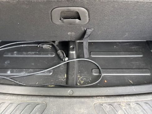 Used 2023 GMC Yukon XL SLT w/ SLT Luxury Package image 30