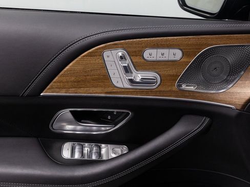 Used 2024 Mercedes-Benz Maybach GLS 600 4MATIC image 6