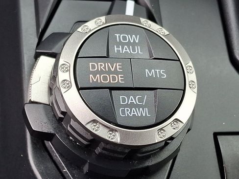 Used 2025 Toyota Tacoma TRD Off-Road image 23