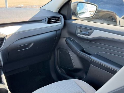 Used 2022 Ford Escape S image 12
