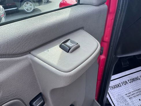 Used 2017 GMC Savana 3500 image 14