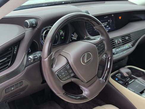 Used 2019 Lexus LS 500h RWD image 7