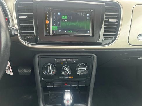 Used 2013 Volkswagen Beetle 2.5 image 19