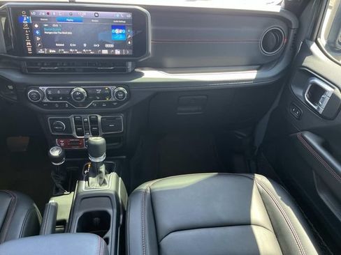 Used 2024 Jeep Wrangler Unlimited Rubicon AWD/4WD image 14