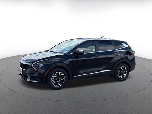 Used 2025 Kia Sportage LX image 8