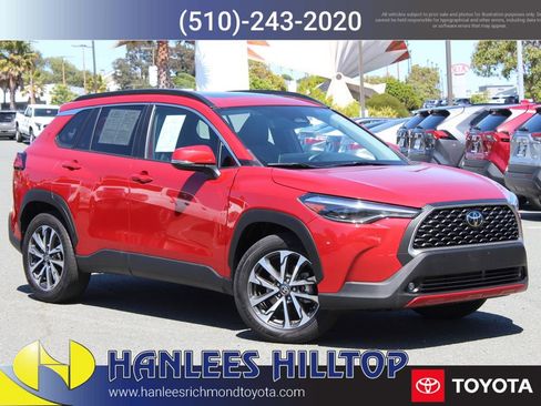 Used 2024 Toyota Corolla Cross XLE w/ Convenience Package FWD image 1