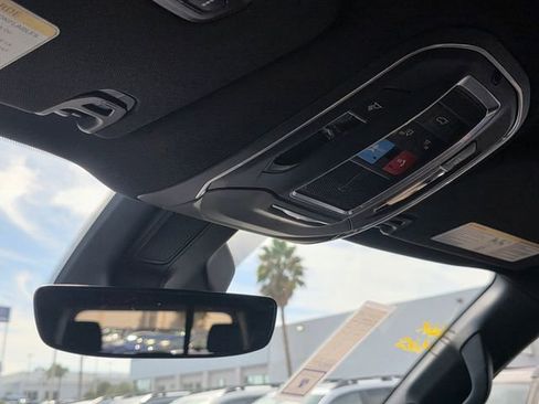 Used 2023 Jeep Wagoneer L Series II image 34