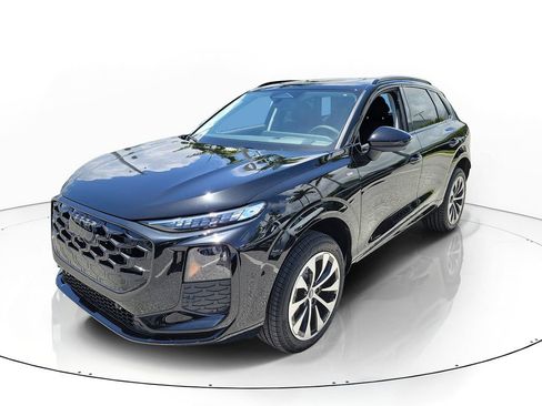 New 2026 Audi Q3 quattro 2.0T AWD/4WD image 2