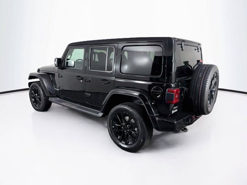 Used 2022 Jeep Wrangler Unlimited Sahara AWD/4WD image 9