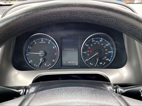 Used 2018 Toyota RAV4 LE w/ Carpet Mat Package image 20