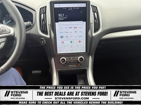 Used 2024 Ford Edge SEL AWD/4WD image 25