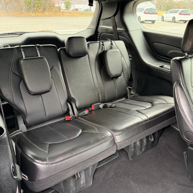 Used 2025 Chrysler Pacifica Select FWD image 47