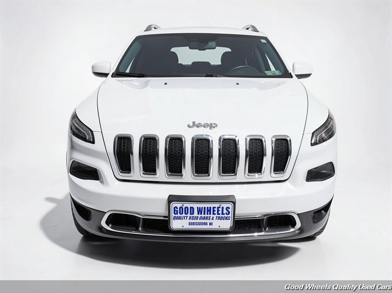 Used 2018 Jeep Cherokee Limited AWD/4WD image 2