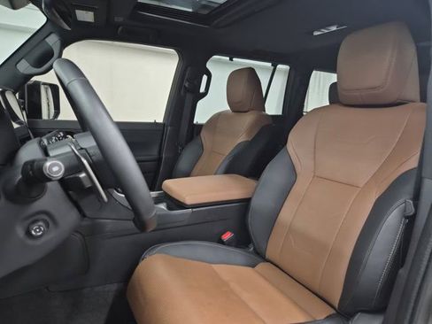 Used 2024 Lexus GX 550 image 22