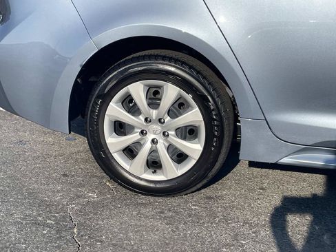 Used 2025 Toyota Corolla LE FWD image 9