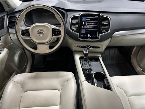 Used 2022 Volvo XC90 T5 Momentum w/ Advanced Package FWD image 8