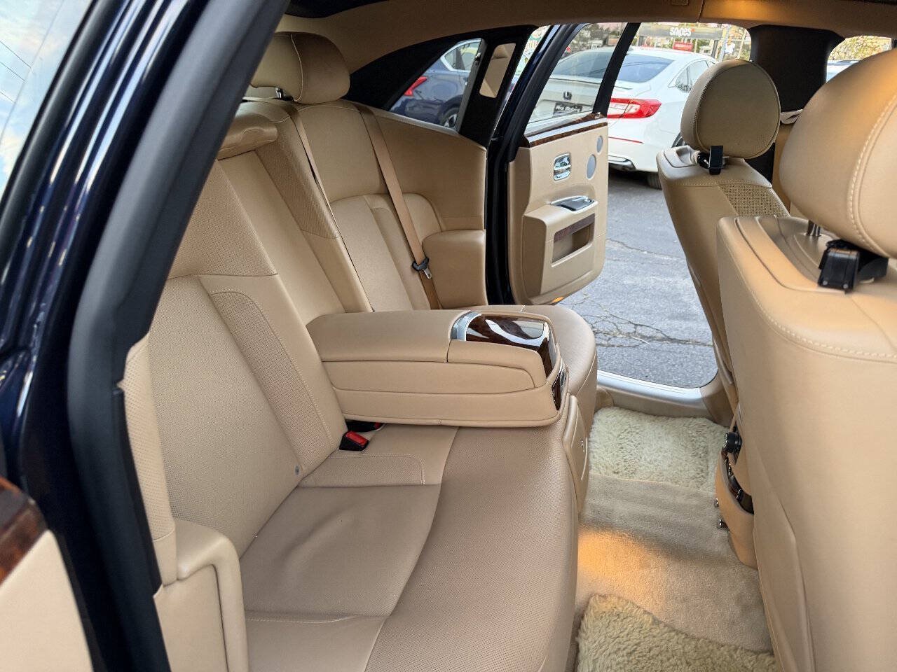 Used 2012 Rolls-Royce Ghost RWD image 38