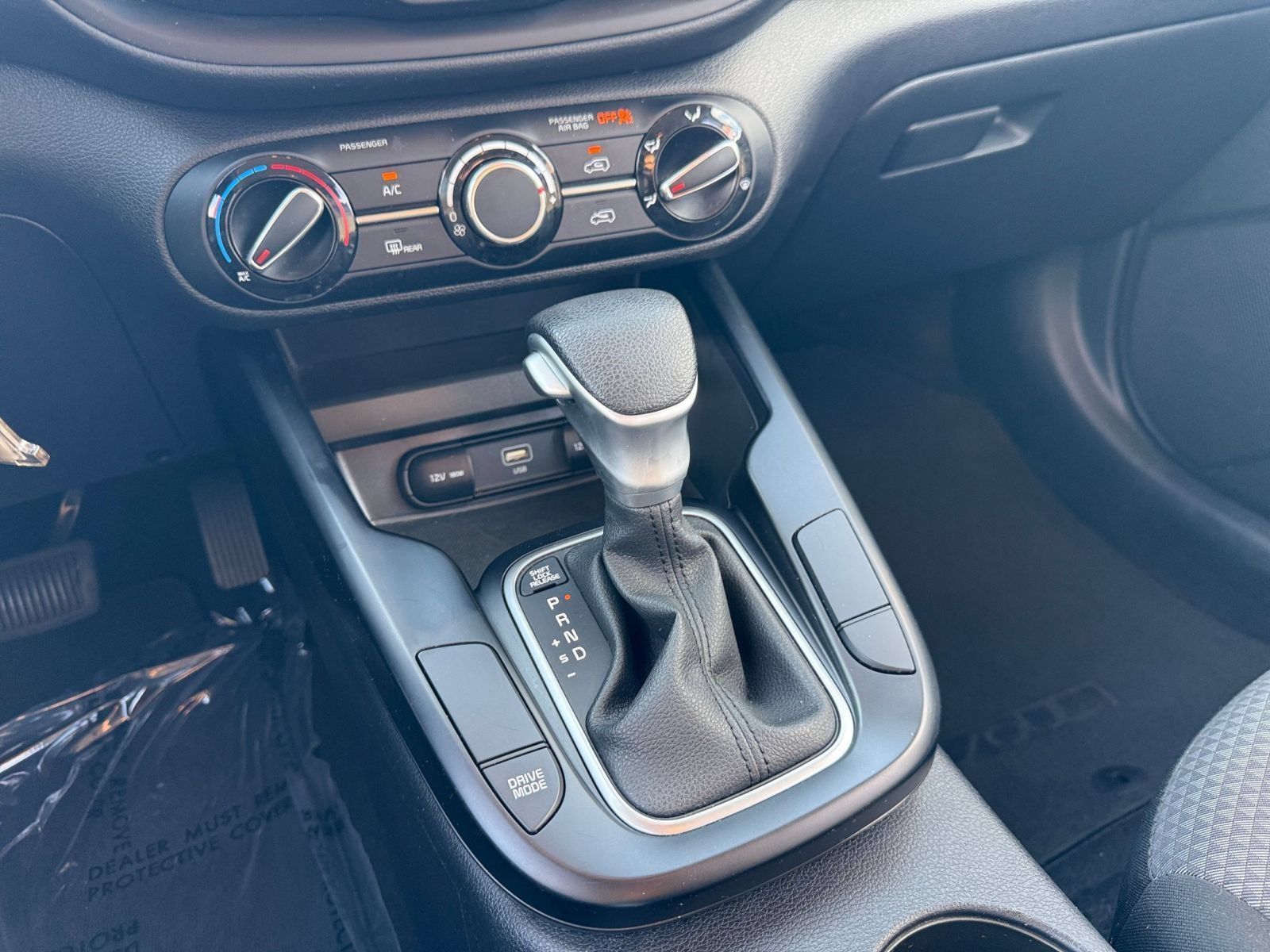 Used 2025 Kia Soul LX w/ LX Technology Package FWD image 38
