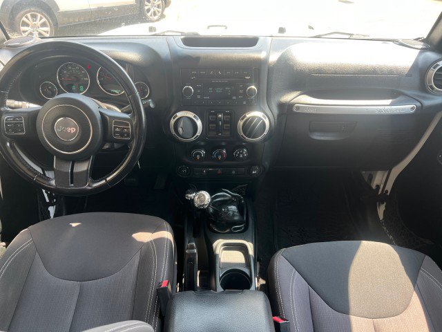 Used 2018 Jeep Wrangler Unlimited Rubicon w/ Connectivity Group AWD/4WD image 25