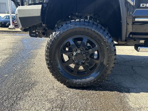 Used 2017 GMC Sierra 3500 Denali w/ Duramax Plus Package image 11