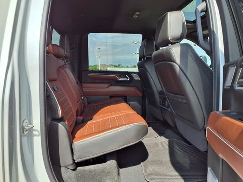 Used 2024 GMC Sierra 3500 Denali Ultimate AWD/4WD image 35