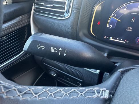 Used 2024 Jeep Wagoneer L Series II w/ Flexible Seating Group image 22