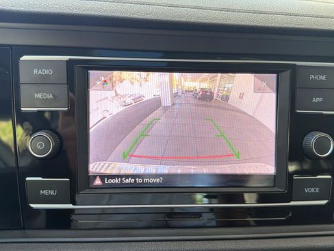Certified 2023 Volkswagen Jetta SE w/ Panoramic Sunroof Package FWD image 23