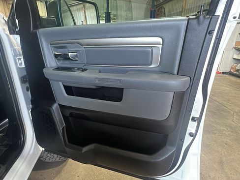 Used 2018 RAM 2500 SLT AWD/4WD image 19