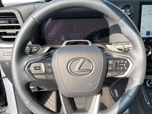 Used 2026 Lexus GX 550 w/ Accessory Package (2T) AWD/4WD image 21