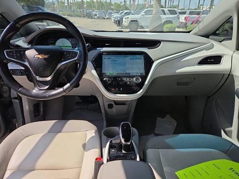 Used 2019 Chevrolet Bolt Premier w/ Infotainment Package FWD image 7