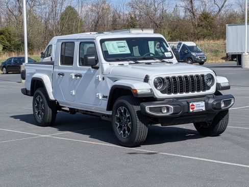 New 2026 Jeep Gladiator Sport AWD/4WD image 3