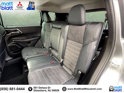 Used 2023 Mitsubishi Outlander SE image 28