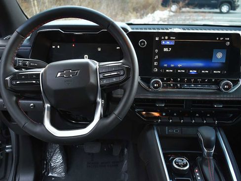 Used 2024 Chevrolet Colorado Z71 w/ Z71 Convenience Package 2 image 13