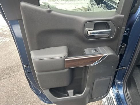 Used 2019 GMC Sierra 1500 SLT w/ SLT Premium Package image 17