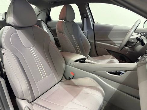 Used 2025 Hyundai Elantra SEL FWD image 27