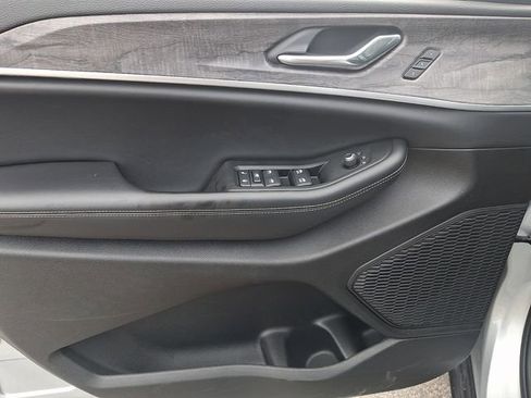 Used 2024 Jeep Grand Cherokee L Limited w/ Luxury Tech Group II image 14