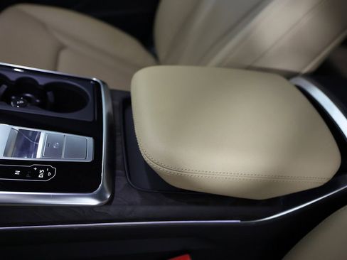 Used 2019 Audi Q8 Prestige image 37