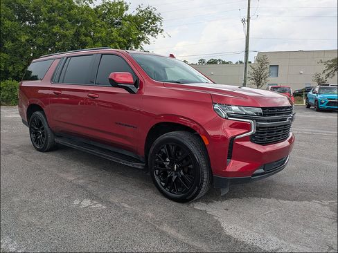 Used 2021 Chevrolet Suburban RST AWD/4WD image 2