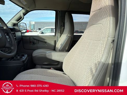 Used 2017 Chevrolet Express 3500 LT w/ LT Preferred Equipment Group image 12