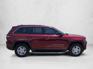 Used 2024 Jeep Grand Cherokee Laredo w/ Luxury Tech Group I AWD/4WD video 4