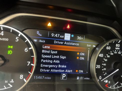 Used 2023 Nissan Murano SL w/ SL Moonroof Package image 9