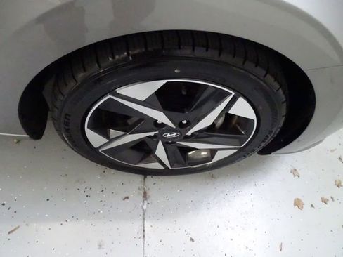 Used 2023 Hyundai Elantra Limited w/ Cargo Package FWD image 29