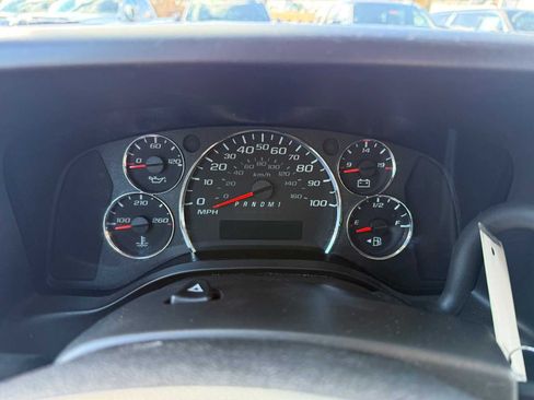Used 2025 GMC Savana 2500 w/ Driver Convenience Package RWD image 17