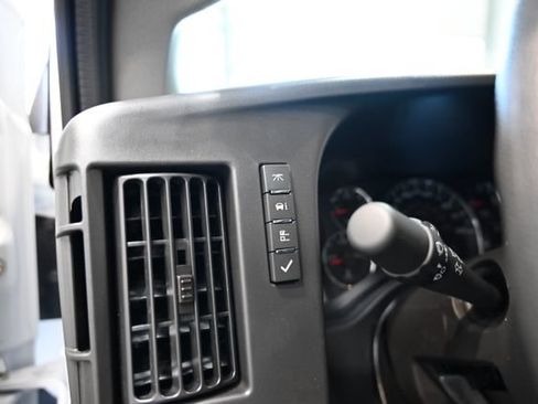 New 2026 GMC Savana 3500 w/ Driver Convenience Package RWD image 24