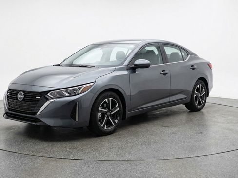 Used 2025 Nissan Sentra SV image 2